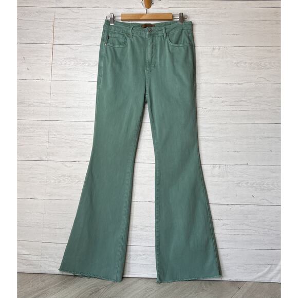 Judy Blue Jeans Womens Size 13/31 Green Garment Dyed Boot Cut Raw Hem - Picture 1 of 16